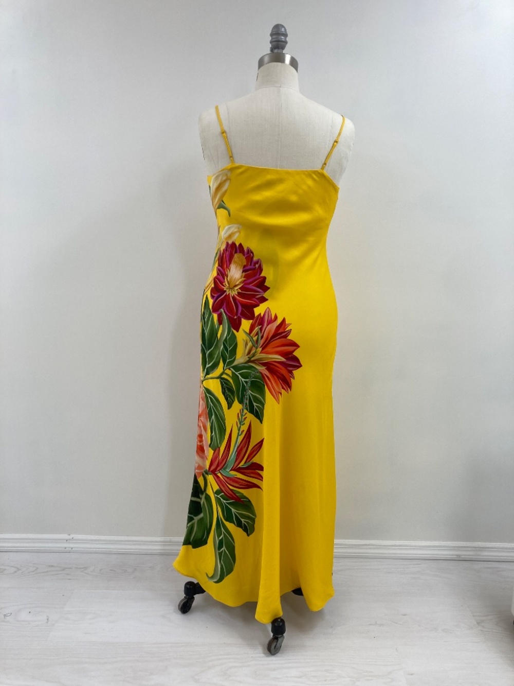 NWT Farm Rio Yellow Tropical Print Bias Dress Size M - Picture 4 of 13